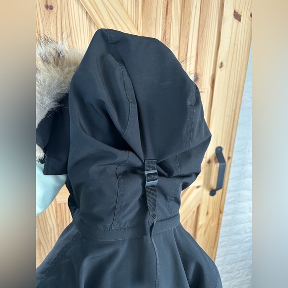 Canada Goose Jacket - Picture 5 of 11